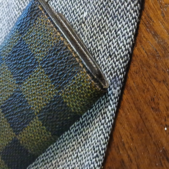 Authentic Louis Vuttion Key Case - Picture 7 of 12